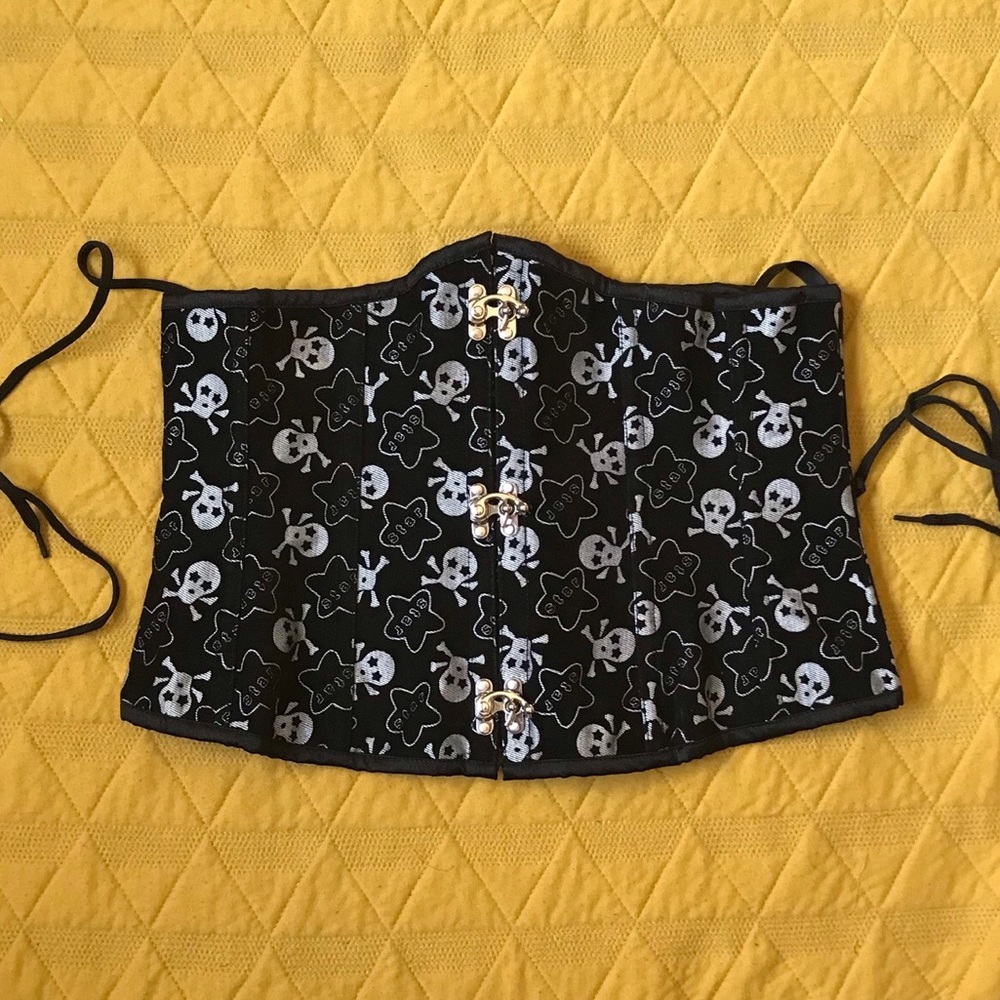 Skull Patterned Under-Bust Corset